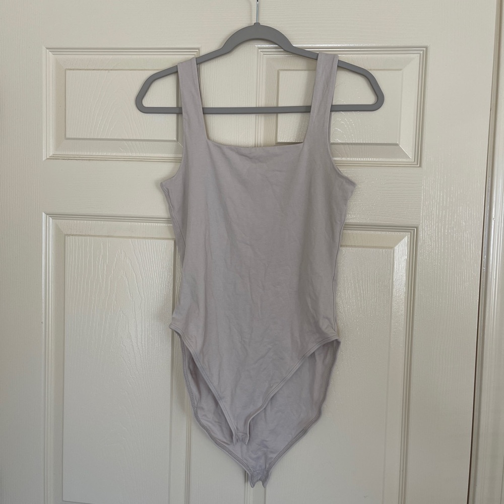 Old Navy Cream Sleeveless Top